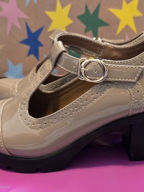 Patent Leather T-Strap Mary Jane Heels in Nude SizE 7